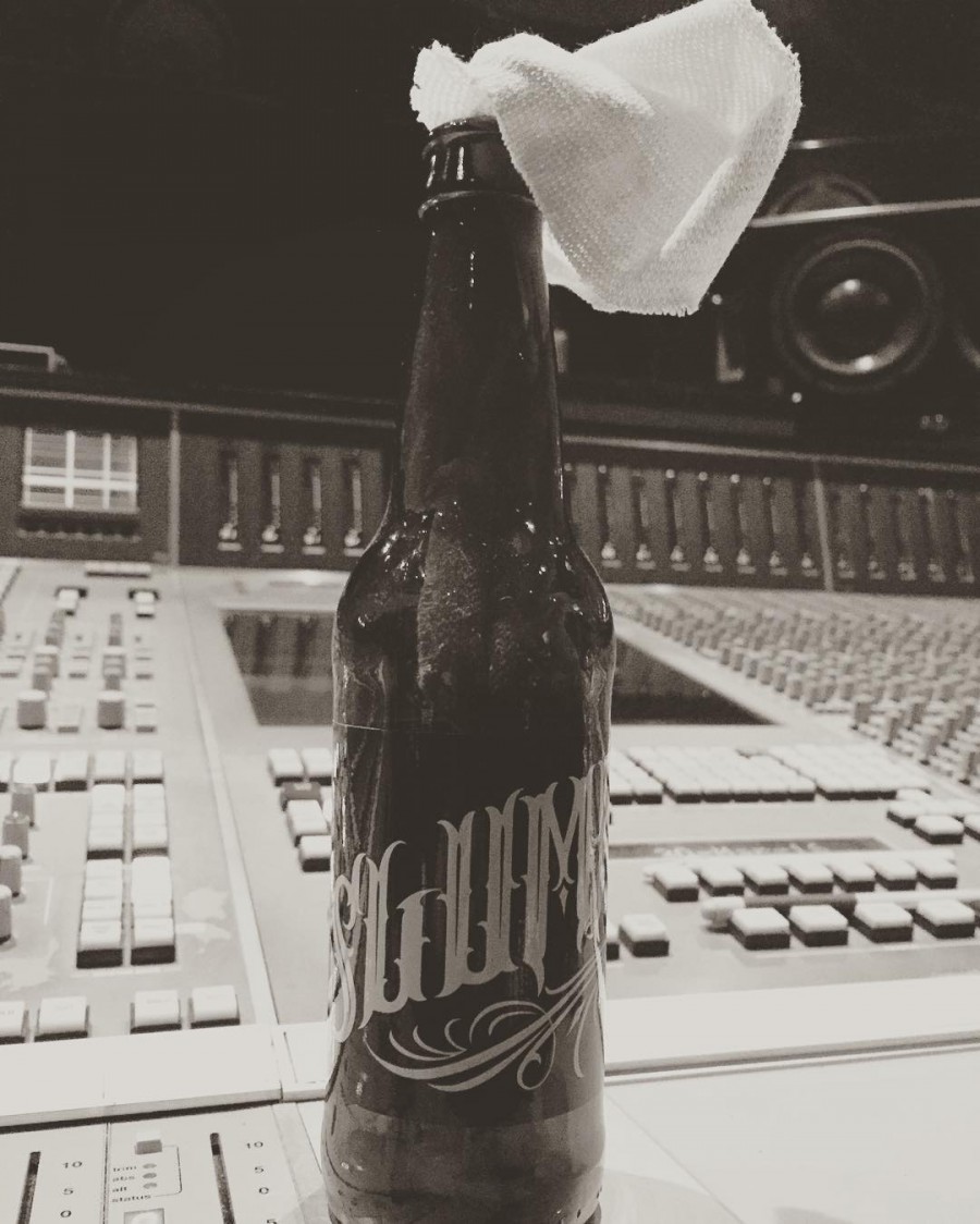 Вечером 2 марта сооснователь лейбла Shady Records Paul Rosenberg посетил студию «House Of Blues» в Нэшвилле, чтобы послушать новый альбом Yelawolf «Trial by Fire».