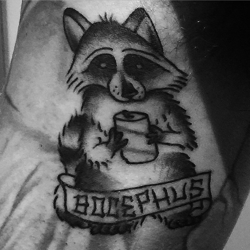 Yelawolf набил новую татуировку с изображением енота